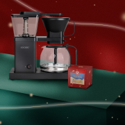 Konchero Preciso Filtre Kahve Makinesi (Duşlama Sistemli, Tam Siyah) + Misteriosa 250 Gr. New Year Blend  (Çekirdek Kahve) Hediyeli